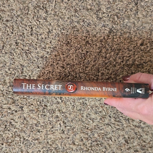 The Secret by Rhonda Byrne - Picture 4 of 4